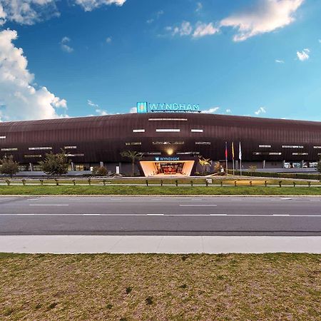 Wyndham Quito Airport Hotel Puembo Ngoại thất bức ảnh The new terminal