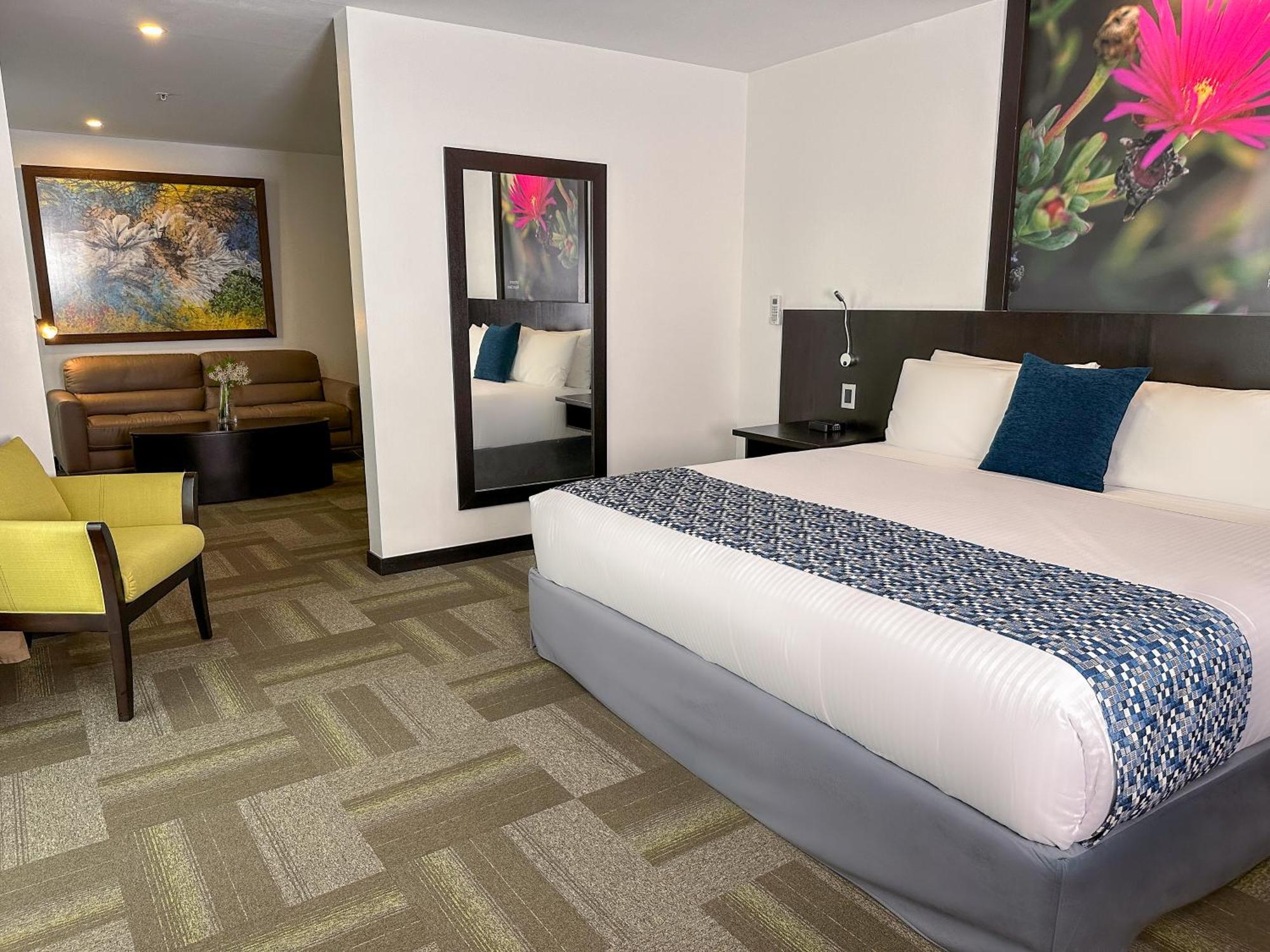Wyndham Quito Airport Hotel Puembo Ngoại thất bức ảnh A room at the hotel