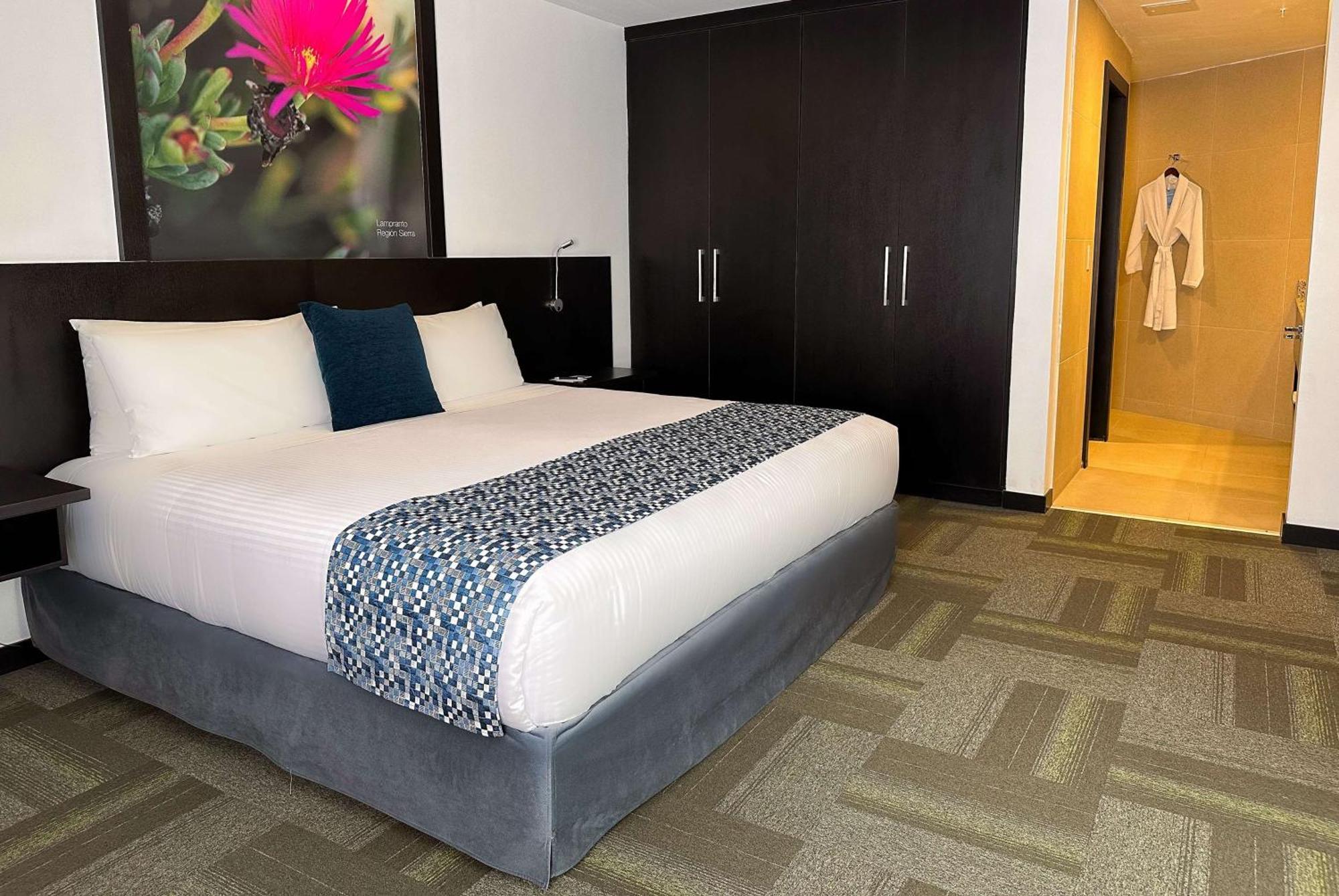 Wyndham Quito Airport Hotel Puembo Ngoại thất bức ảnh