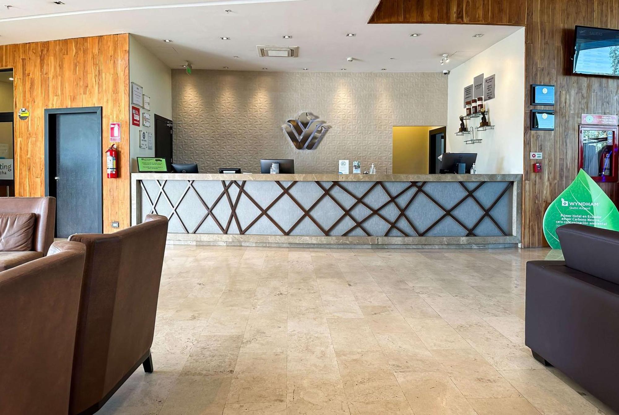 Wyndham Quito Airport Hotel Puembo Ngoại thất bức ảnh