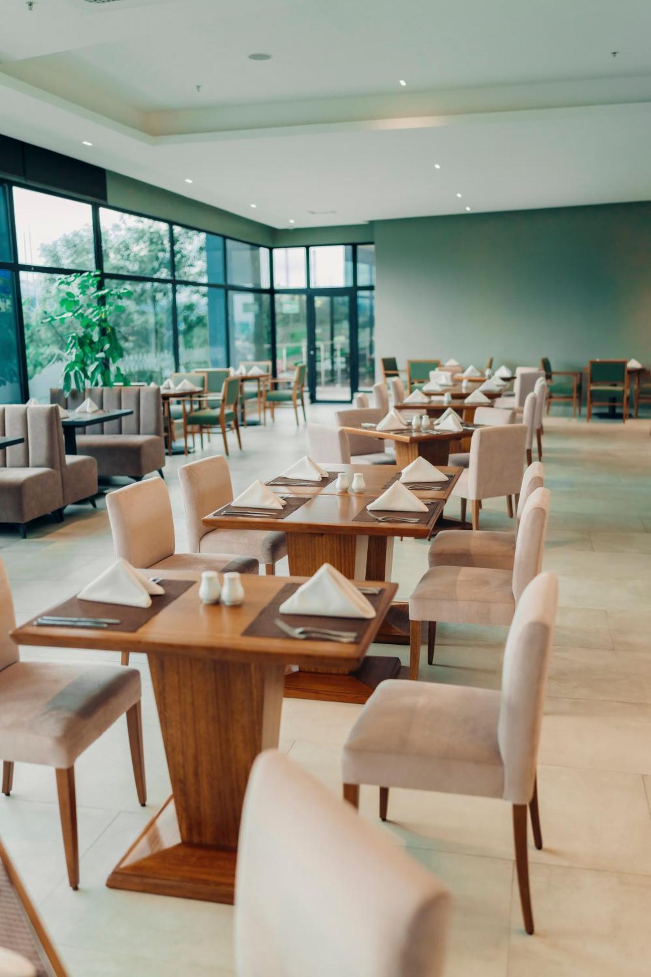 Wyndham Quito Airport Hotel Puembo Ngoại thất bức ảnh