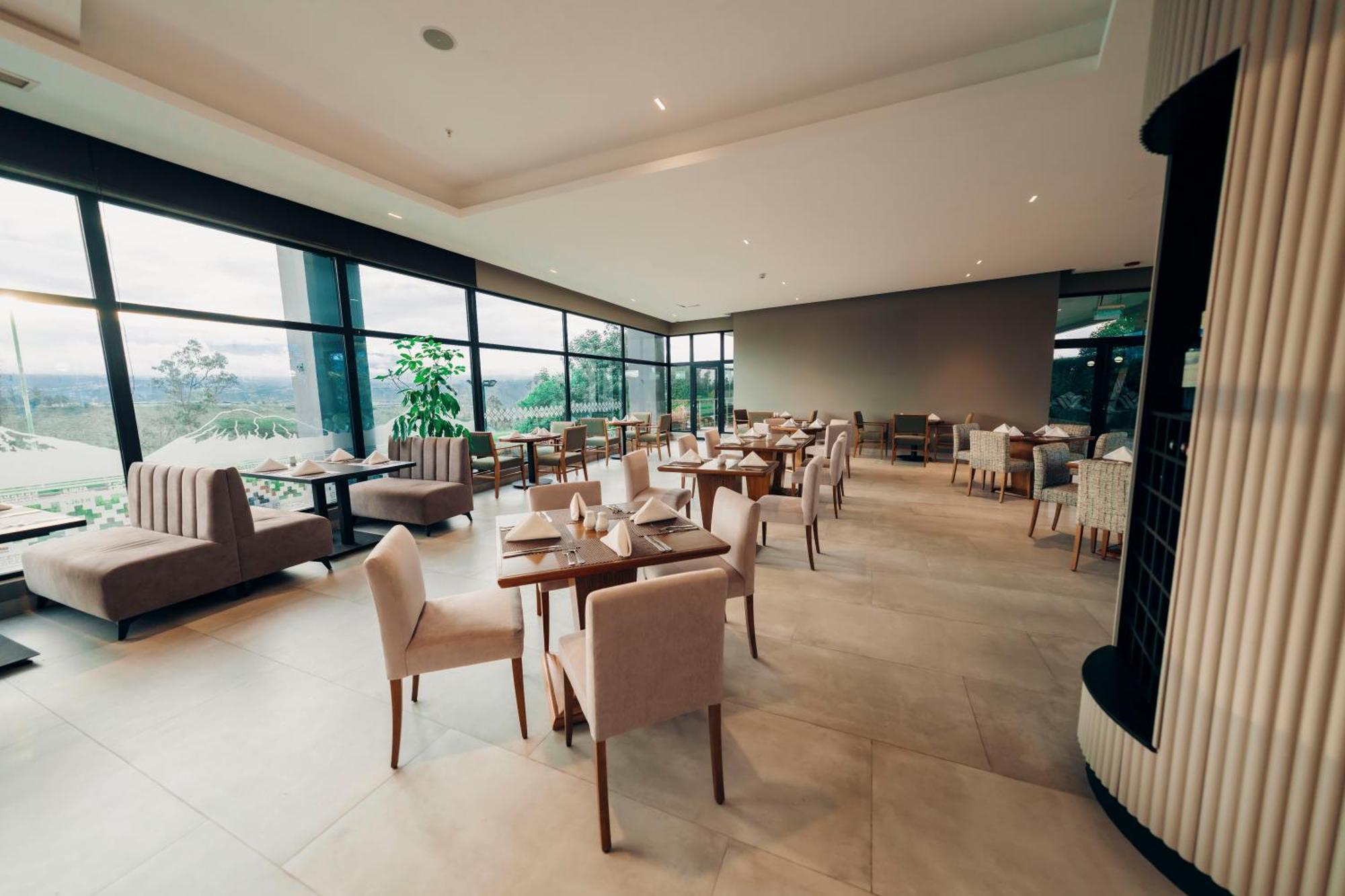 Wyndham Quito Airport Hotel Puembo Ngoại thất bức ảnh