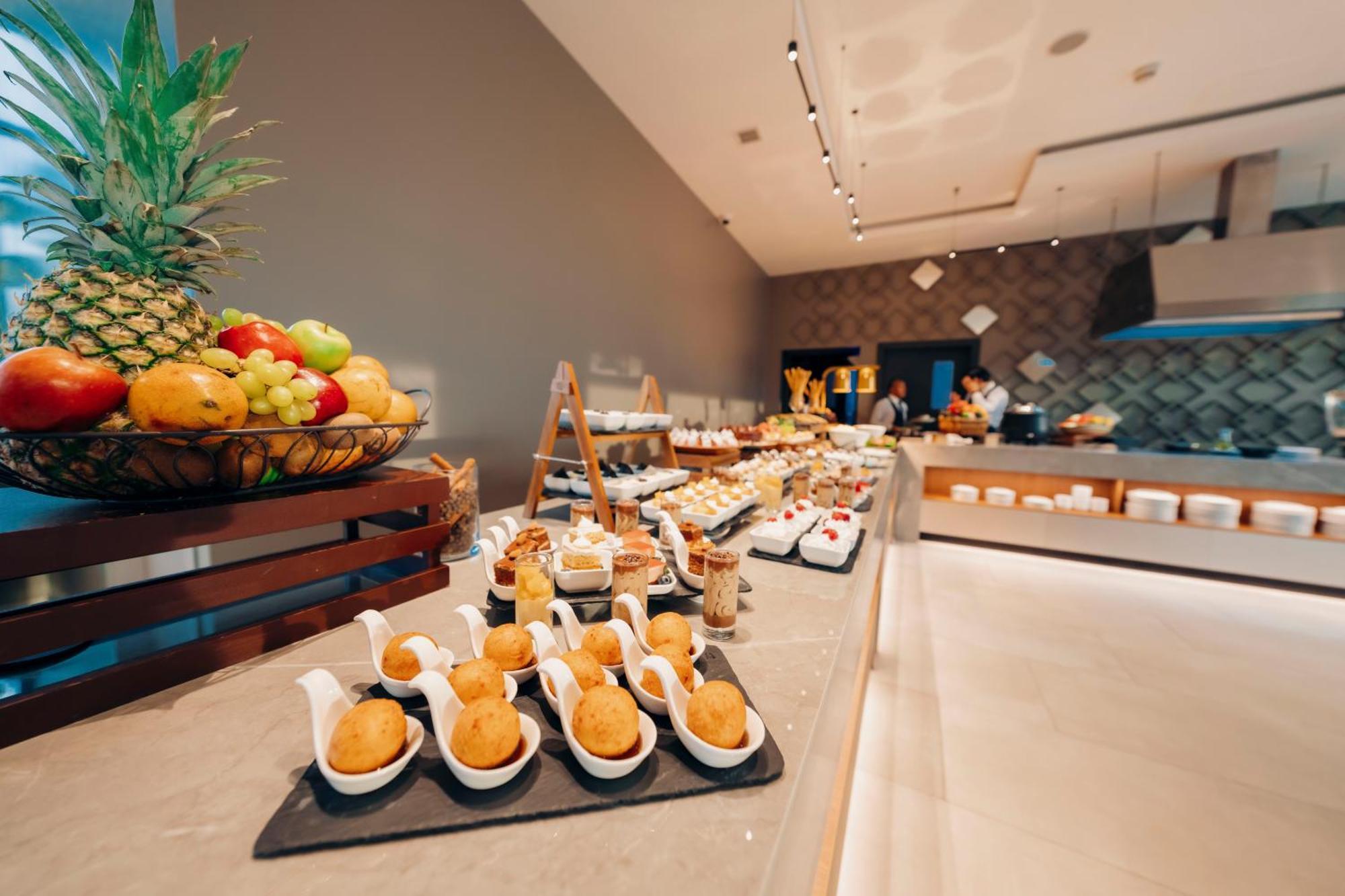 Wyndham Quito Airport Hotel Puembo Ngoại thất bức ảnh